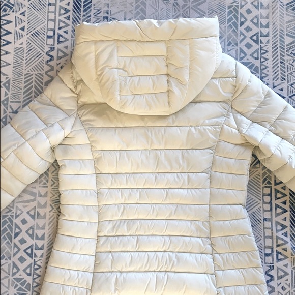 Ultra Light White Puffer Jacket - Picture 10 of 10